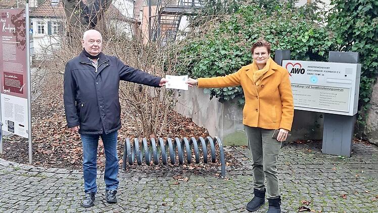 Horst Müller, Klaus Göldel, Friederike Ködel und Wolfgang Hahn (von links) bei der Übergabe Foto: privat