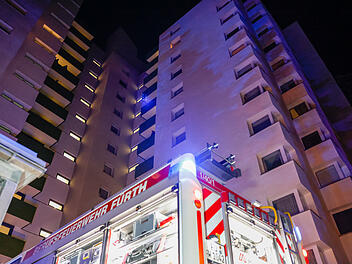 Schwelbrand in Fürther Hochhaus-Wohnung Schwelbrand in Fürther Hochhaus-Wohnung