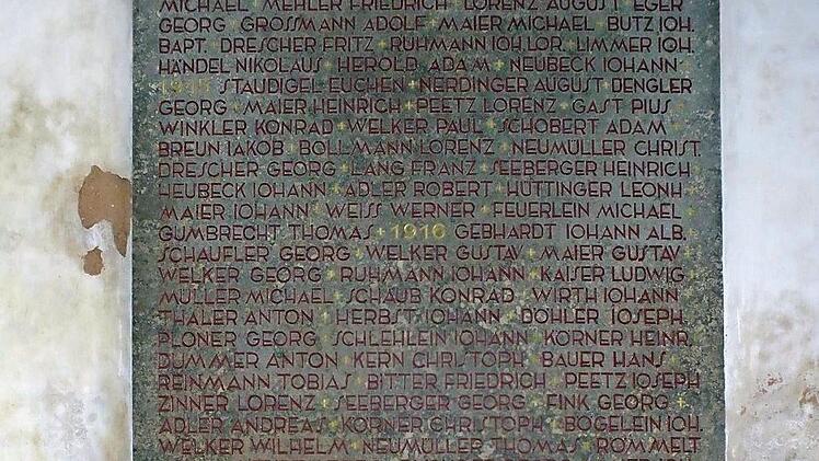 Die Namen der Gefallenen Fotos: Manfred Welker