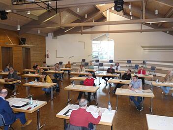 Im Rudolf-Winkler-Haus tagte der Zeiler Stadtrat mit ausreichend Sicherheitsabstand. Christian Licha