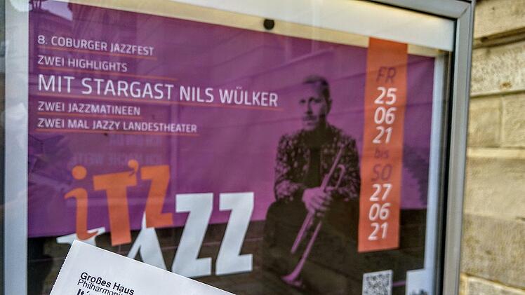 Gemeinsam mit dem Philharmonischen Orchester des Landestheaters gestaltete Star-Trompeter Nils Wülker den zweiten Abend des Festivals "It'z Jazz".Foto: Jochen Berger