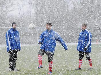 Ab sofort ruht der Ball ab der Bezirksliga abwärts. Foto: ssp