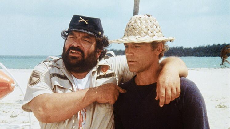 In "Zwei Asse trumpfen auf" (1981) schlagen Bud Spencer und Terence Hill auf einer einsamen Insel auf.