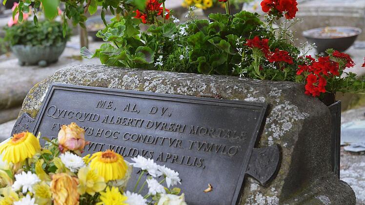 Hier ruht auch der größte Sohne der Stadt Albrecht Dürer.  Fotos: Nikolas Pelke