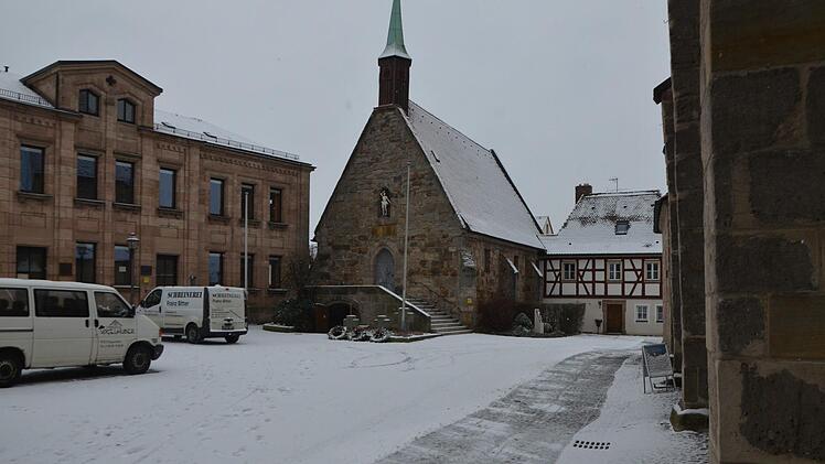 Zurzeit noch im Winterschlaf: Der Kirchenplatz soll für verschiedene Veranstaltungen zur Eventstätte werden.  Foto: Bernhard Panzer