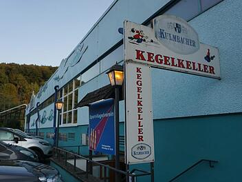 Aufgrund der anstehenden Sanierung müssen die Kegler ihre Räume in der Therme Sinnflut in  absehbarer Zeit aufgeben. Die Suche nach einem neuen Domizil treibe  sie schon seit Jahren um  - bislang ergebnislos. Nun soll Bewegung in die  Sache kommen. Foto: Marion Eckert