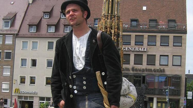 Ein Handwerksgeselle auf der Walz, hier in Nürnberg fotografiert. Foto: Manfred Welker