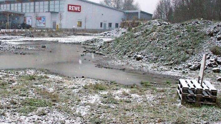 Neben dem Rewe-Markt soll ein Gesudheitszentrum entstehen.  Foto: Friedwald Schedel