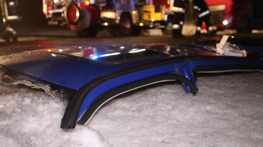 Frontalzusammenstoss auf der B2 fordert zwei verletzte Personen