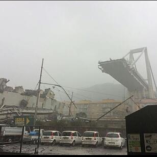 Autobahnbrücke in Genua eingestürzt