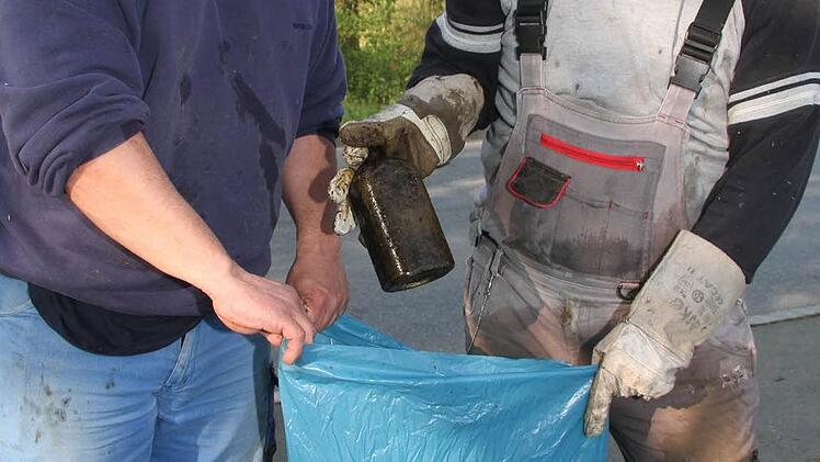 Robert und Andreas Glauer helfen gerne mit.