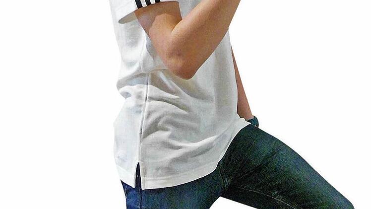 Sebastian Bayer versucht sich schon an der berühmten Geste von Jürgen Klopp. Foto: Daniel Ruppert