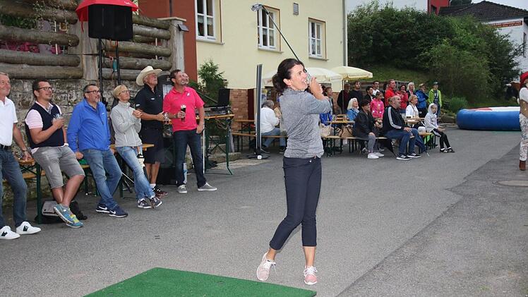 Natalja Roos konnte sich mehrmals über ihre Treffer ins Zentrum freuen. Foto: Michael Stelzner
