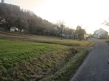 Die  Ortsabrundung von Trimberg durch das Baugebiet "Quellenstraße"  ist mit Kosten von einer knappen halben Million Euro  veranschlagt.                        Die Pläne wurden in der jüngsten Gemeinderatssitzung erläutert.Winfried Ehling