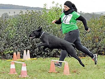 Julia Keß, Mitglied beim Verein für Hundesport Wonfurt, nahm mit "Hugo" zum ersten Mal am Hundesportturnier ihres Vereins teil.  Fotos: ul