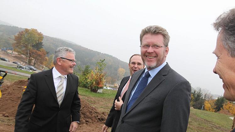 Staatsminister Marcel Huber schreitet zur Tat.