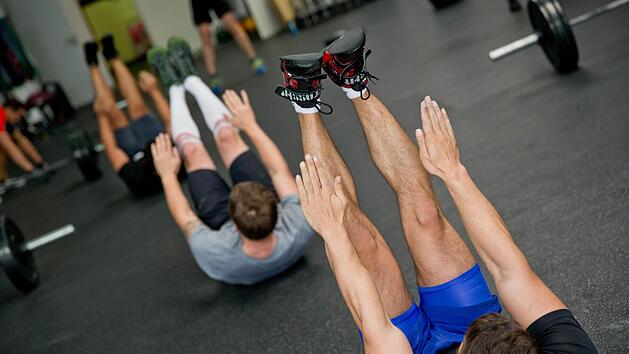 R&uuml;ckenschule, Yogakurs, Herz-Kreislauf-St&auml;rkung: Die AOK bietet gef&ouml;rderte Kurse f&uuml;r Versicherte an - offenbar aber nahmen es manche mit den Voraussetzungen f&uuml;r die Erstattung nicht so genau. Foto: Karmann/dpa