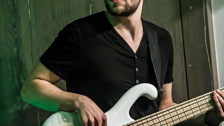 Viel Applaus beim Cobur von Jonathan Zelter gab es auch für die dreiköpfige Begleitband.