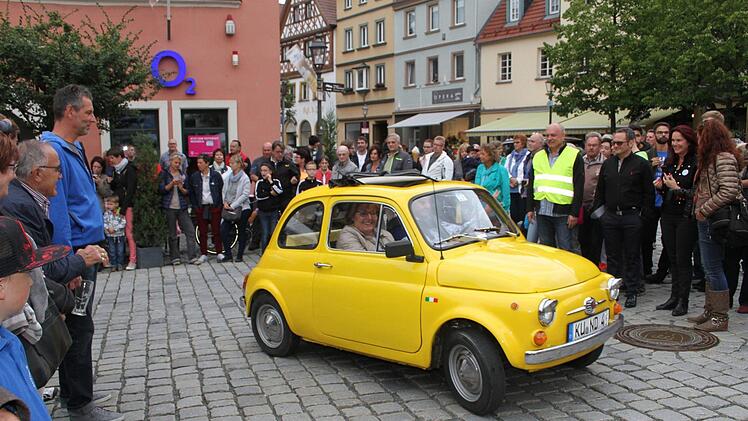 Impressionen vom Autokorso durch die Innenstadt Foto: Sonny Adam