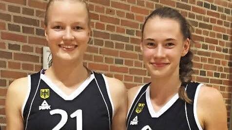 &Uuml;berzeugten bei ihrem ersten Einsatz im deutschen Nationaltrikot, v.&nbsp;l.: Magdalena Landwehr, Julia F&ouml;rner Foto: privat