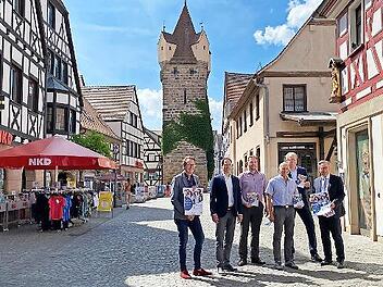 Stefan Kastner, Claus Gumbmann, Simon Deichsel, Thomas Krauß, German Hacker und Alexander Tritthart (von links) werben für die Ausbildungsmesse.