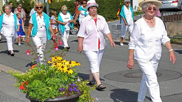 Modisch perfekt: Die Damen der FT Scney.