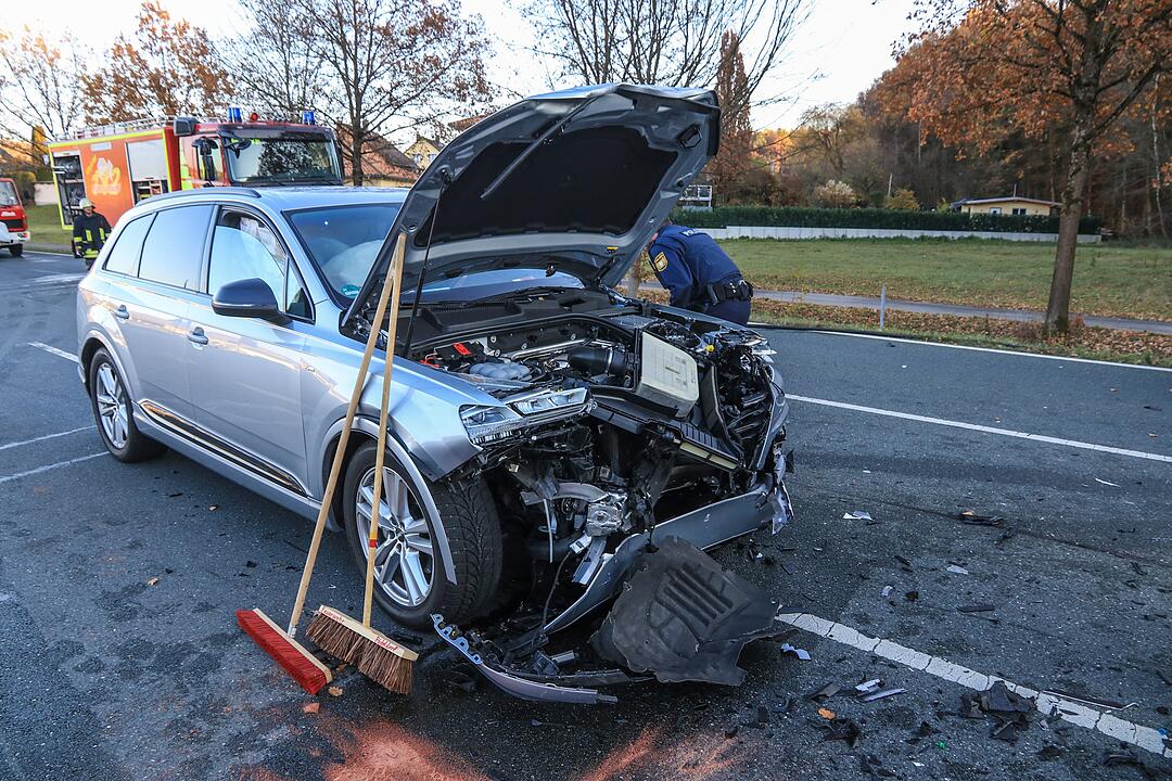 Kollision im Kreis Bamberg: Drei verletzte Personen nach Unfall