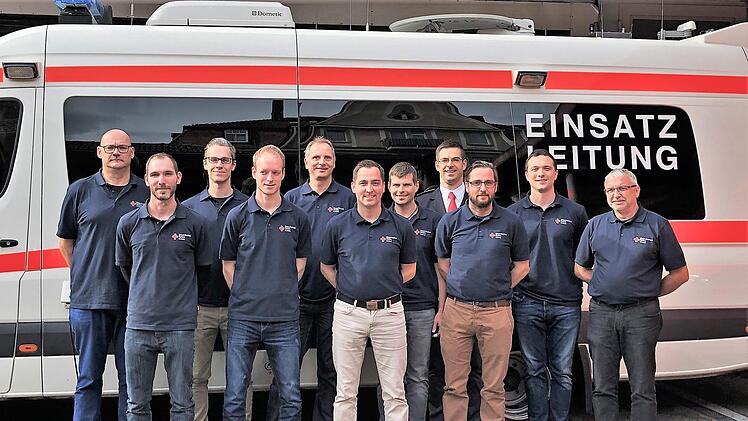 Das 20-jährige Jubiläum des Einsatzführungsdienstes im Rettungsdienst des BRK-Kreisverbandes feierten die Einsatzleiter oder Organisatorischen Leiter (von links) Klaus Zehe (OrgL), Claus Scheeres, Frank Weigand, Andreas Seidl (OrgL), Thomas Schreiner, Florian Hedrich (OrgL), Michael Vorndran, Alexander Kretz (OrgL), Sebastian Hedrich (OrgL), Johannes Hagen und Rudolf Baier. Sigismund von Dobschütz