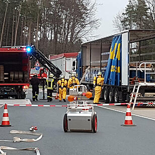 Gefahrgutaustritt auf Parkplatz an A6