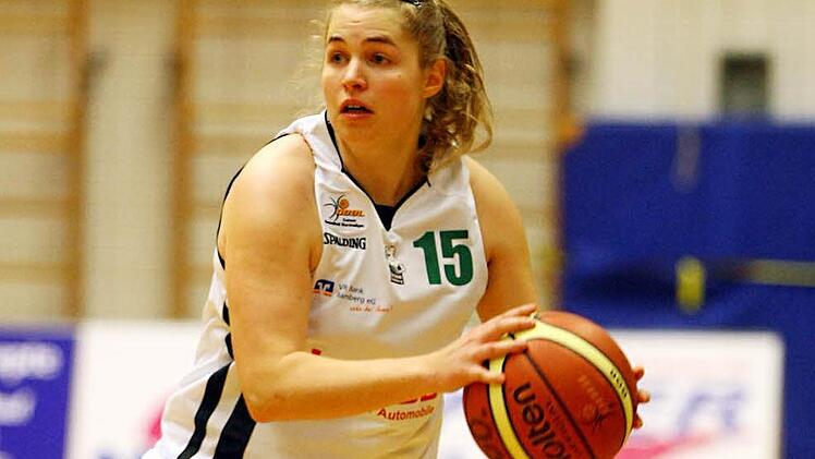 Die R&uuml;ckkehrerin Kathrin Gut steht im Aufgebot der DJK Brose Bamberg f&uuml;r das Play-off-Spiel in W&uuml;rzburg. K&auml;me es zu Finalspielen gegen ihren Ex-Klub Keltern um die Meisterschaft in der 2. Liga S&uuml;d, w&auml;re die Bambergerin nicht spielberechtigt. Foto: sportpress
