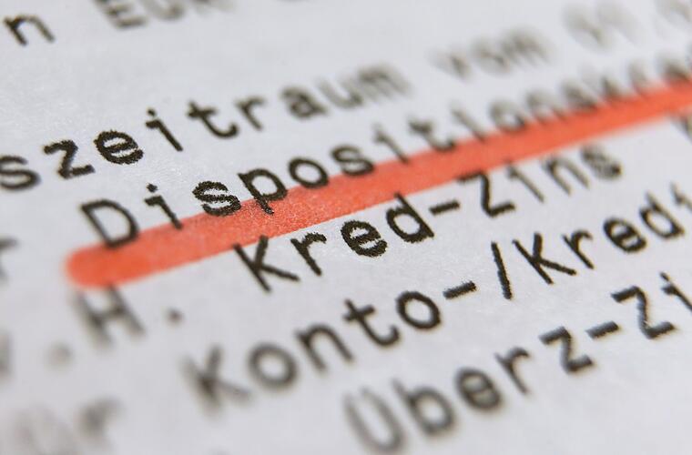 Überschuldungsfalle Dispokredit - Diskussion um Zinsdeckel