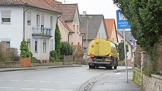 Unmittelbar am Übergang ist das Schild überflüssig, meint Klaus Hahn. Dann sieht man ja bereits den Verkehrshelfer.