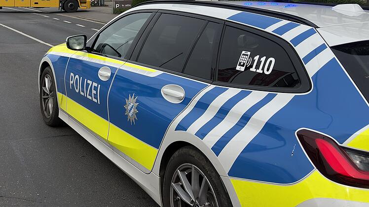 Schweinfurt: Unbekannter schl&auml;gt Radler zu Boden - Zeugenaufruf