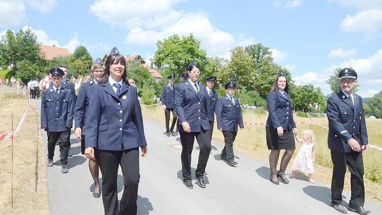 Die Jubelwehr aus Thonberg beim Festzug Foto: Karl-Heinz Hofmann