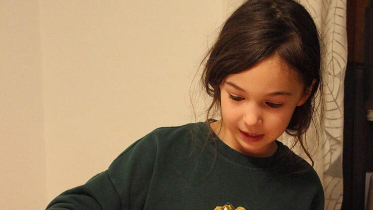 Selbst im Homeschooling konnte Florentine Müller für den Heimat- und Sachunterricht Experimente durchführen - Foto privat