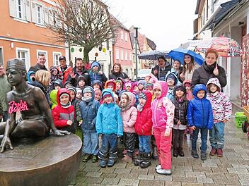 Trotz des schlechten Wetters haben die Kinder viel Spaß bei der Osteraktion gehabt.