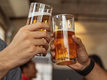 Neustadt: Kult-Bierstube "Zum weißen Bär" eröffnet "nach Turborenovierung" - Termin steht