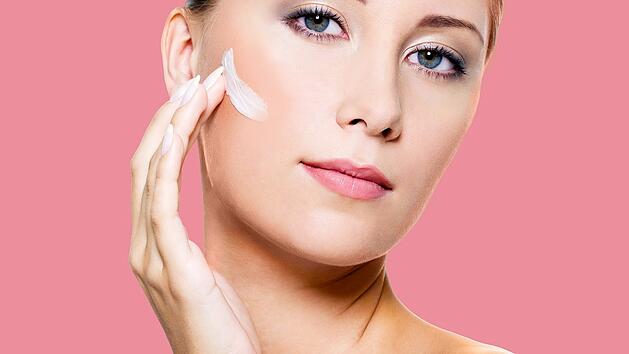 Die Haut an den Wangen bedarf der besonderen Pflege.