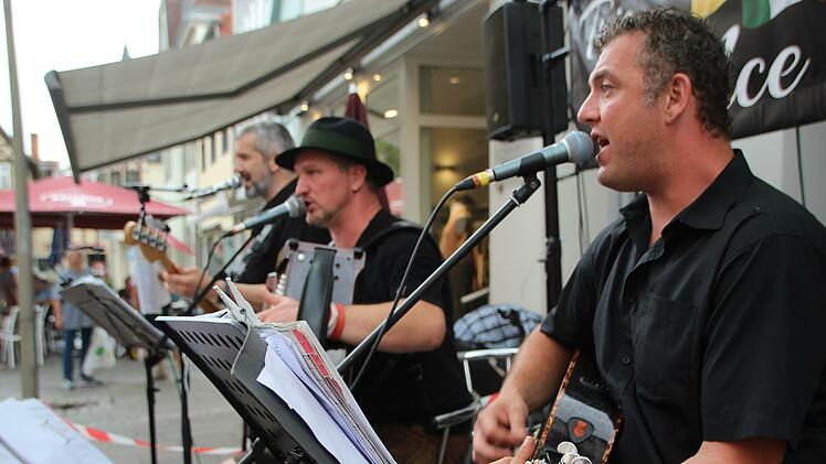 Musiker am Marktplatz. Foto: Johannes Schlereth