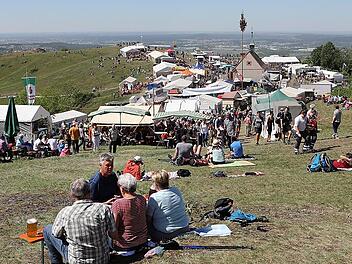 Die Walpurgis-Kapelle auf dem Walberla: Auch heuer wird es Anfang Mai kein buntes Treiben auf dem Plateau geben.
