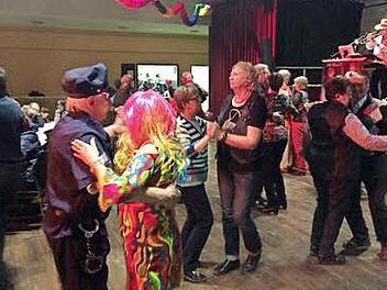 Die Eggolsheimer Senioren lachten viel und schwangen später auch das Tanzbein.  Foto: Y. Dötzer