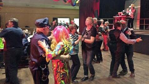 Die Eggolsheimer Senioren lachten viel und schwangen später auch das Tanzbein.  Foto: Y. Dötzer