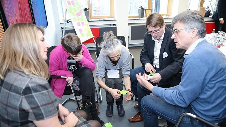 Denkwerkstatt "Bamberg 2050": Blick auf den Workshop "Wie lernen und kommunizieren wir?". Foto: Barbara Herbst