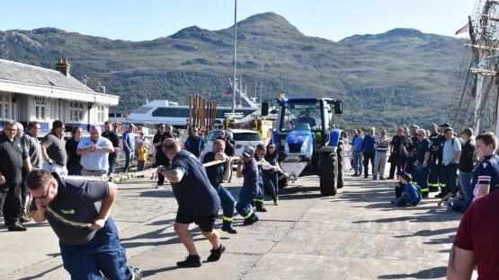 Das Kronacher THW-Team belegte beim "Traktor-Pulling" einen glänzenden zweiten Platz. Foto: privat
