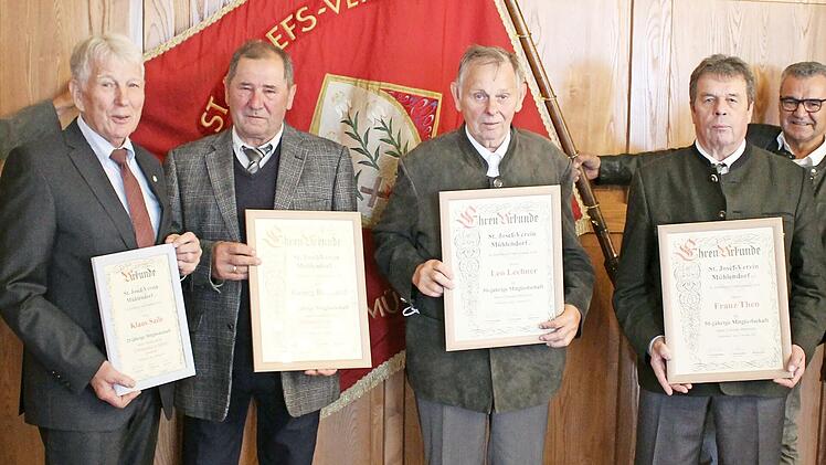 25, 40 und 50 Jahre gehören die Geehrten dem Josefsverein an.