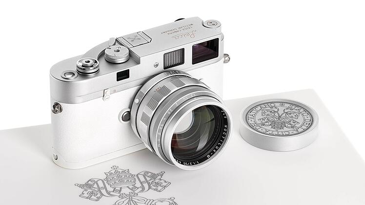 Leica-Kamera aus dem Besitz von Papst Franziskus