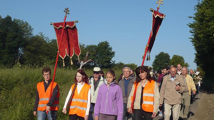 Hausener und Kleinbracher pilgerten nach Haard. Foto: privat