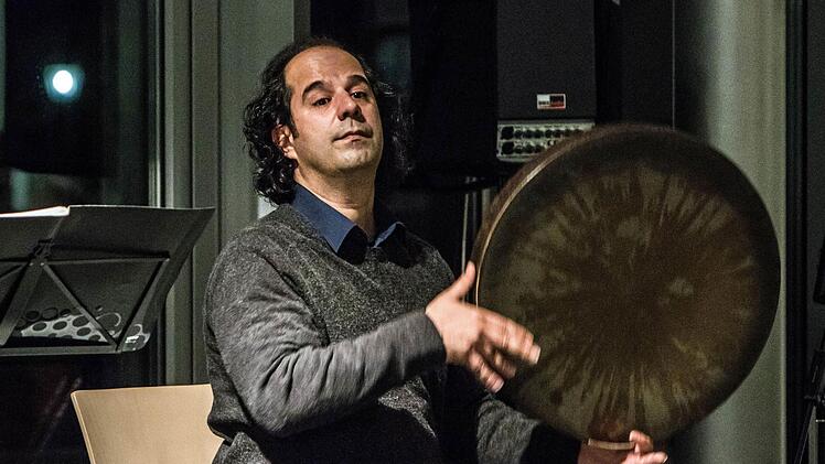Gayané Sureni und Hadi Alizadeh gastierten im Glasmuseum Rosenau. Foto: Jochen Berger