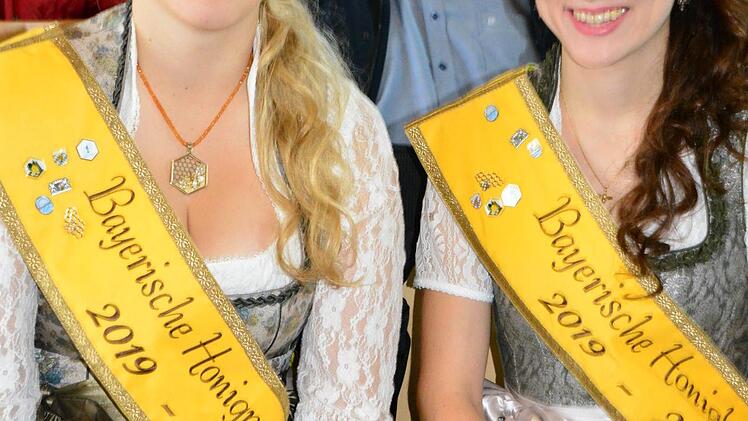 Die Bayerische Honigkönigin Katharina II und die Honigprinzessin Alexandra waren zu Gast beim Honigfest.Arthur Stollberger