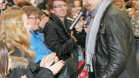 Sänger Nik P. suchte gestern bei seinem Auftritt im "Fritz" Kontakt zu seinen Fans. Foto: Jürgen Gärtner